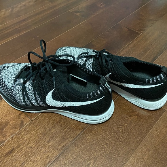 Flyknit Trainer “OREO” - Picture 2 of 4